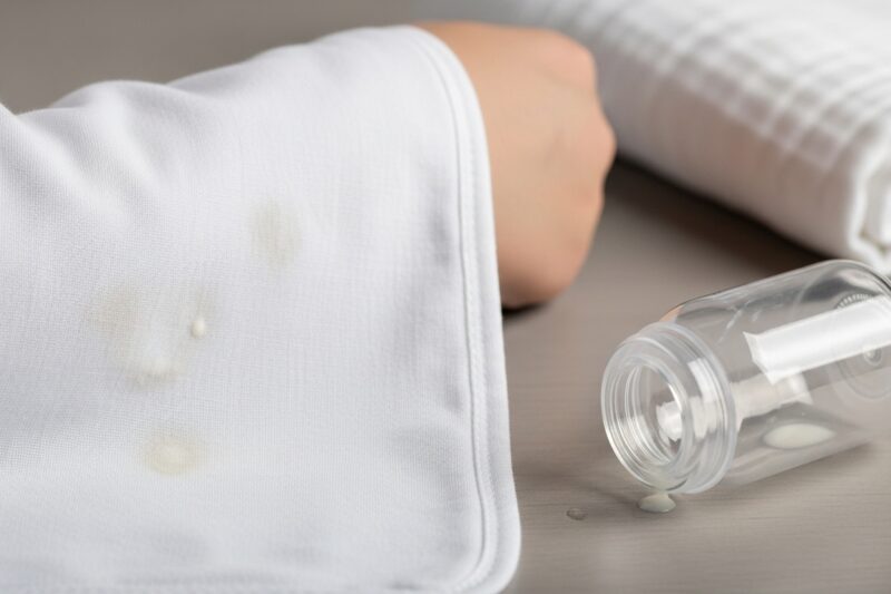 Jakie są objawy refluksu u niemowląt?